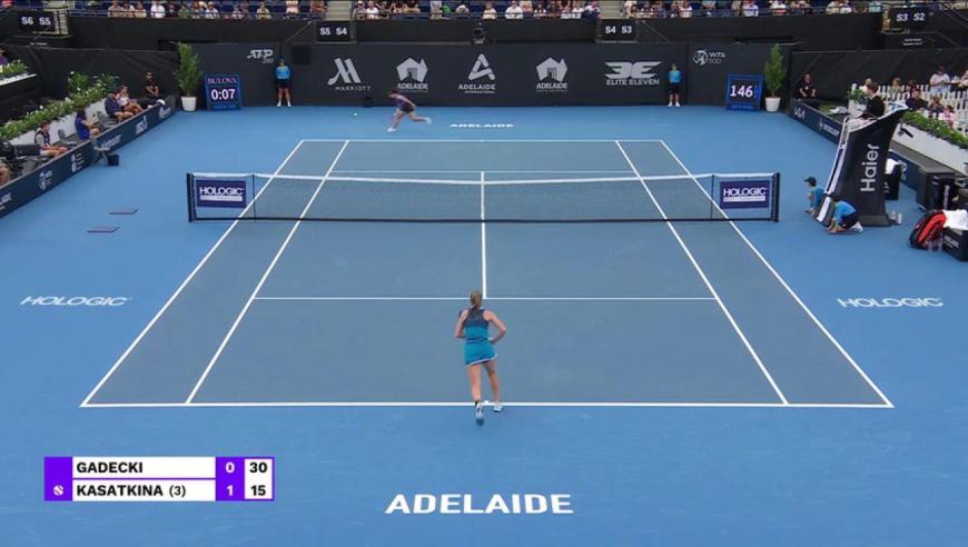 反而更不容 反而更不容